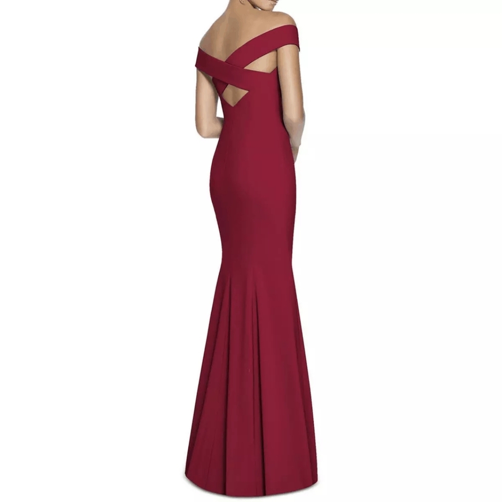 Dressy Collection by Vivian Diamond Burgundy Evening Dress Gown Size 16 Women's